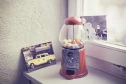 deventus:  Gumball machine by P!XELTREE on Flickr.