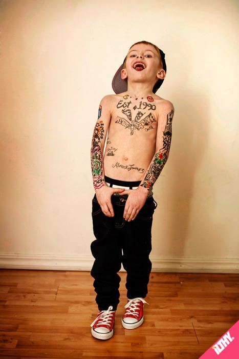 m-a-l-o-q-u-e-i-r-a:  Ria quem puder, seja feliz quem for capaz. 