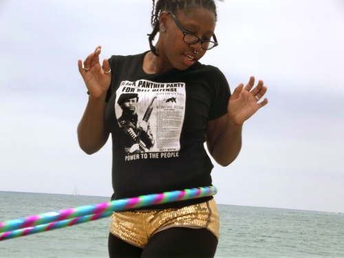 so instead of going to the gym, my sister and i went to the beach and hooped for about an hour or so. it was perfect. 