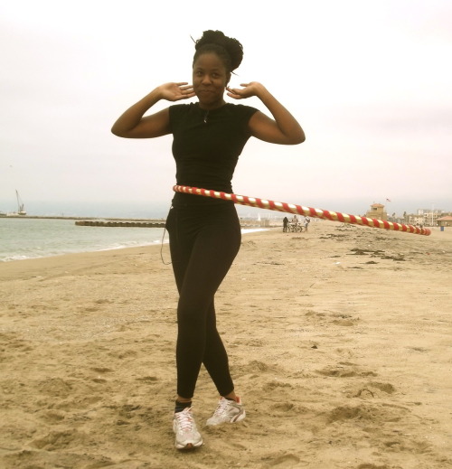 so instead of going to the gym, my sister and i went to the beach and hooped for about an hour or so. it was perfect. 