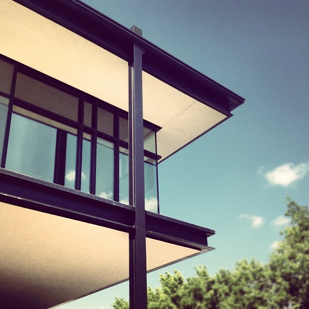 Another look at the Fulbright #Building by Warren Segraves, #Mies student practicing in #fayetteville #arkansas, renovated by Marlon Blackwell #architecture #archdaily #instagood #iphonesia (Taken with Instagram)