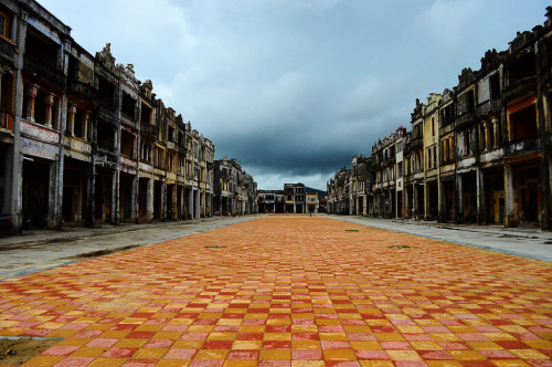 orientallyyours:Constructed by returning overseas Chinese in the 1930s, Moy’s Grand Courtyard 