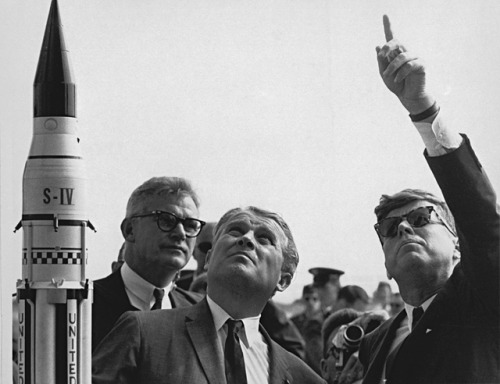 NASA Deputy Administrator Robert Seamans (left) with Dr. Wernher von Braun explaining the Saturn Lau