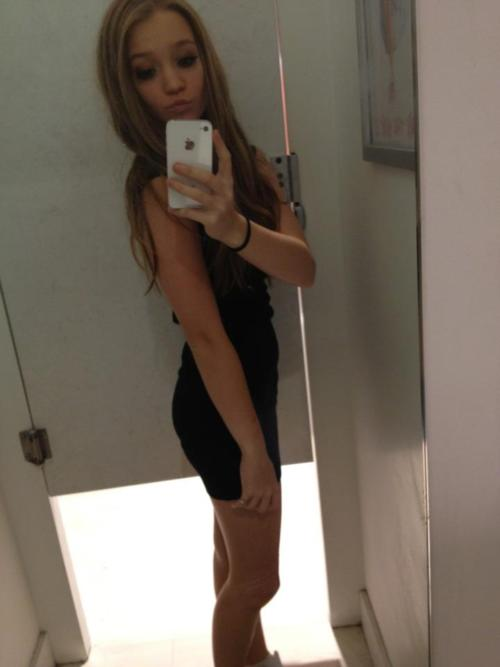 Mirrors 'N' Girls