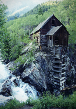 den-to-teleionei:  Crystal River Mill, Colorado, USA by Rob Lee. 