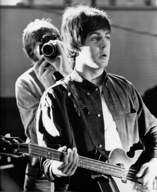 all-you-need-is-john:  2/50 Pictures of Paul McCartney 