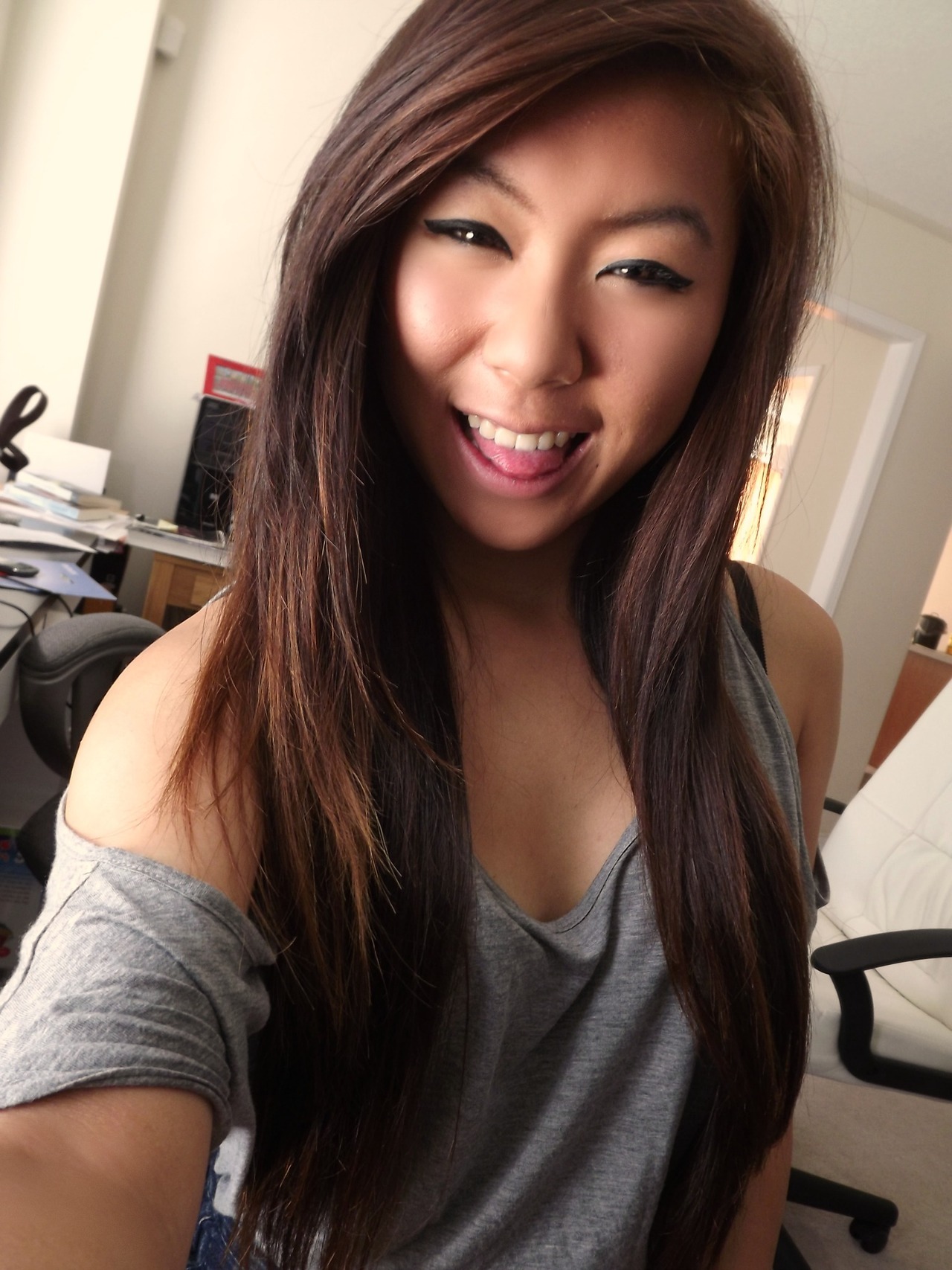 stussyking:  whaadupitsphoebe:  whaaaaaaaasssssuuupp tho :$  asdfghjkl  Omfg I hella