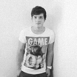 chasing-hazza:  Happy Birthday Josh ♥