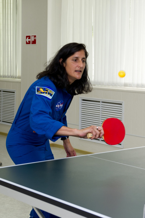 fuckyeahfemaleastronauts: Today is press day for the ISS 32/33 expedition crew. Here is Sunita Willi