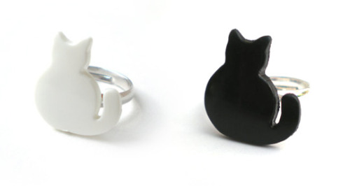 wayayaya: (via Cute Kitty Button Rings | moderncat :: cat products, cat toys, cat furnitur