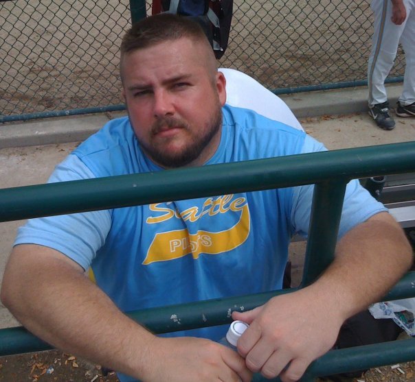 hotbears:  http://hotbears.tumblr.com/ 