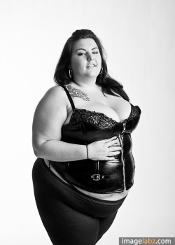 Twiggymaster666: Oh So Pretty And Sexy  Bbw Bettie Pumpkin In Bw&Amp;Hellip; Bettie