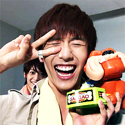 boyfriendkpophun:  The maknae tries his best to be cute and gets judged by the others ._. 