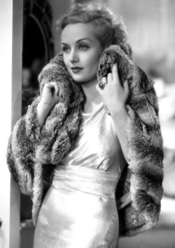 cantgetanygayer:  Carole Lombard 