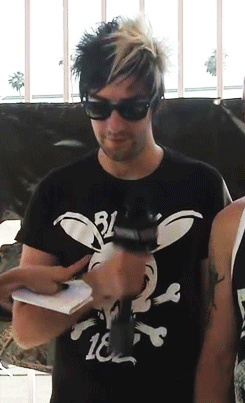theflavourofyourlips:  (x) 
