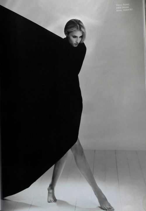 wikoni:  Linda Vojtova for Elle Czech Photo by Tono Stano 