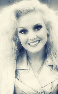 swaggybuddie:  YEAH DEMI! *-* 