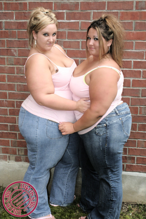 straightedgejuggalo:  Models: Plump Princess & porn pictures