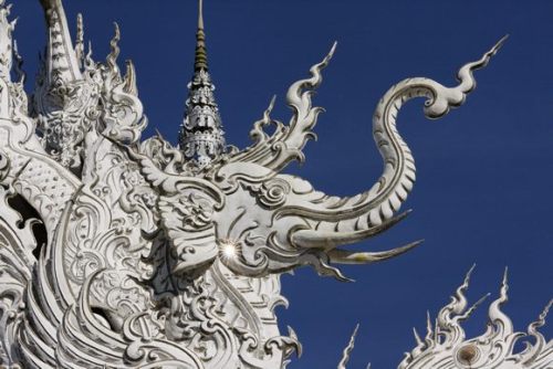 waslikesstuff: f-l-e-u-r-d-e-l-y-s: Wat Rong Khun is a contemporary unconventional Buddhist and Hind