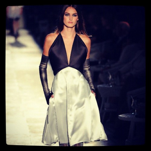 #chanel #karllagerfeld #fashionweek #paris #fashion #trend2013 #dress #defile #hautecouture (Pris av