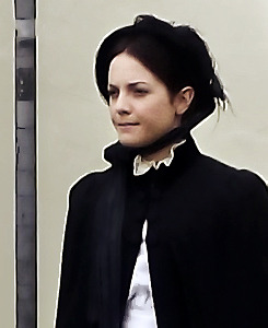 metal-dragon-kiryu:Vastra & Jenny on the set of Doctor Who Series 7 - Part II