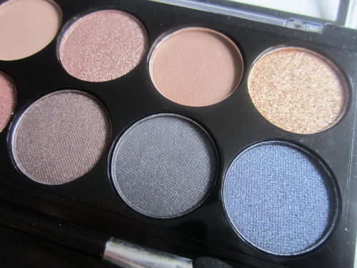 makeup-crazy:  MUA professional eyeshadow palette (#Undressed): This eyeshadow palette is new, and w