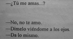 alachuchesumadre-12:  elmo-quito:  -No da lo mismo, estás hablando conmigo, no con el suelo.  alachuchesumadre-12.tumblr.com 