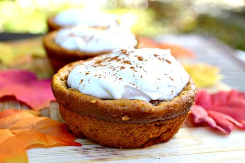 Ooey Gooey Pumpkin Pie Cupcakes