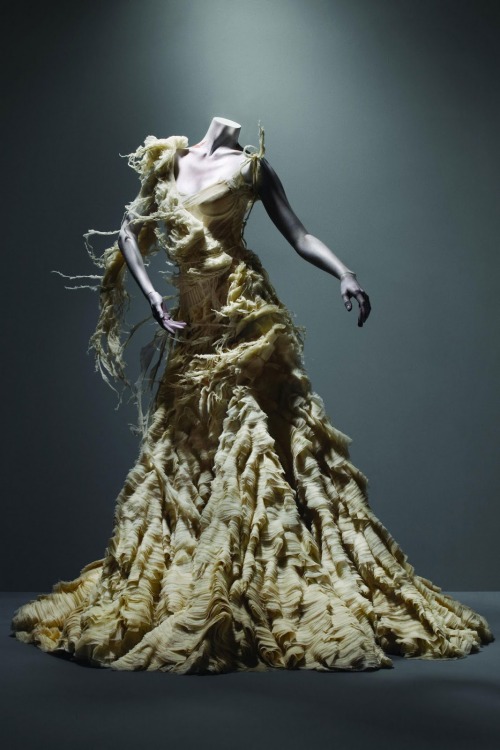 cuz-fuck:  justinelowe:  silentstormshadow:  Alexander McQueen - “SAVAGE BEAUTY” {Exhibition} #2  I need the forth one in my closet - please and thank you!  McQueen. My love. I need all of them. 