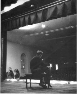  James Dean visiting his old high school