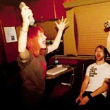 We-Have-An-Emergency:  9 Pictures Of Hayley, Jeremy And Taylor Making Funny Faces