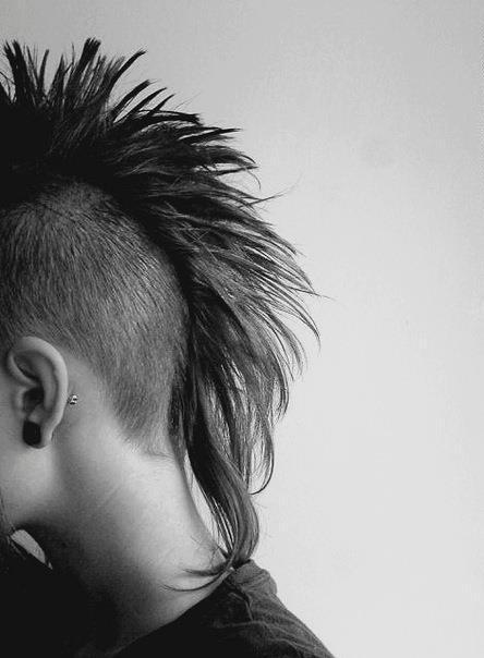 girlofrocknroll:  .