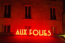 majiim:  .Aux folies. Photo by Majiim