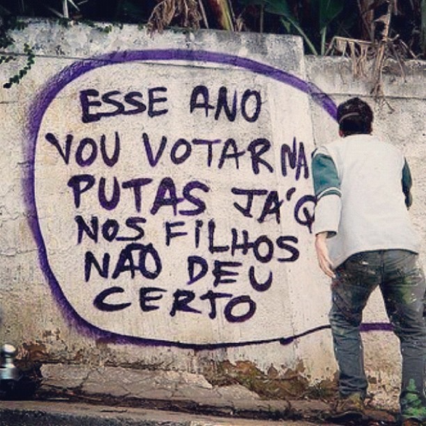 antigo “assediou”
