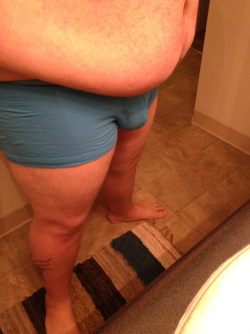 jizzynizzle:  TummyTuesday!…. might as well throw some undies in the mix.