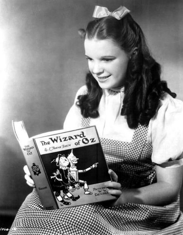 Books And Art Judy Garland As Dorothy Reading The Wizard Of Oz