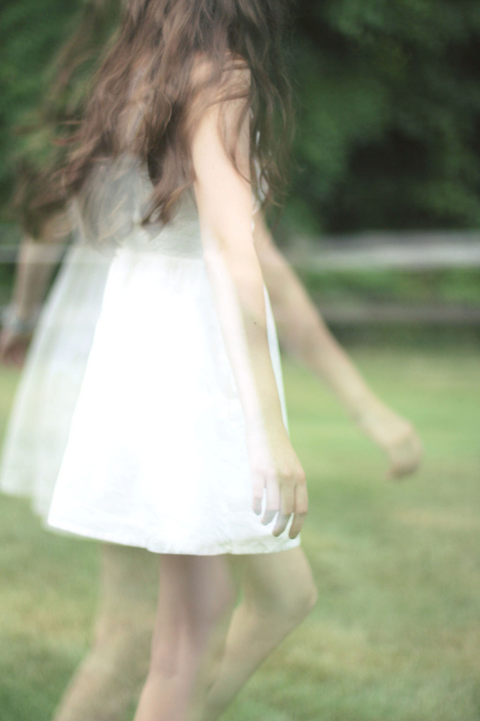 nicole365:  She Moves In Her Own Way (by Nicolllle)