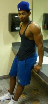 grabyajimmie:  I used to see dude at LA Fitness…he use to distract me.