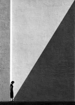 luzfosca:  Fan Ho Approaching Shadow, Hong