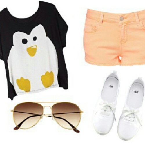 Haha ;) #fashion #fashionoftheday #penguin #outfit (Taken with Instagram)