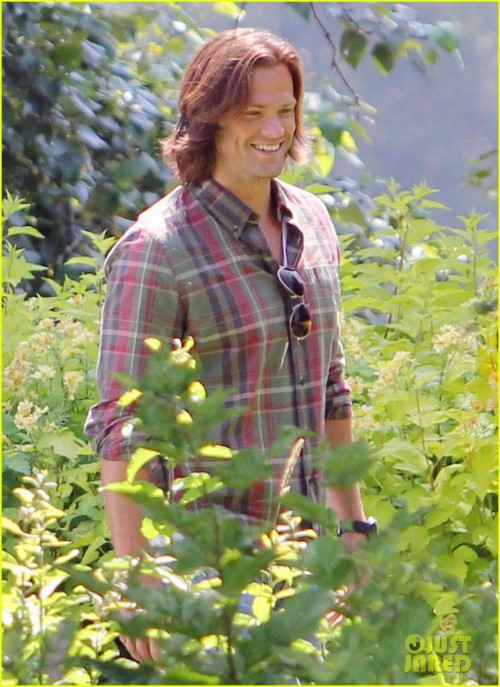 butiflewtoohigh: Jared and Jensen on the set of Supernatural on July 10th, 2012. More at the source.
