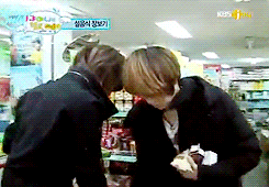 mintytaem:  13/? Shinee Hello BB funny moments (Taemin buying all flavours of milk