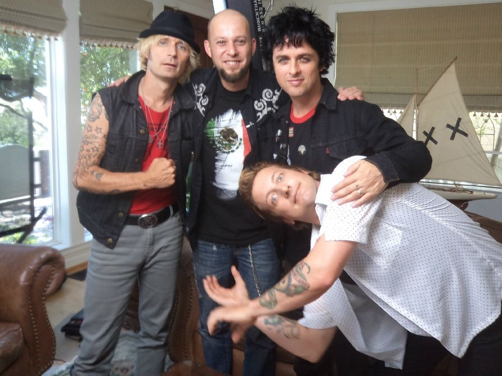 greendayinc:  Green Day being interviewed about ¡Uno! ¡Dos! and ¡Tre! 