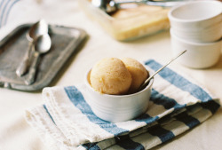 valete-farewell:  Peach Sorbet with Frangelico (by yossy | apt2bbakingco) 