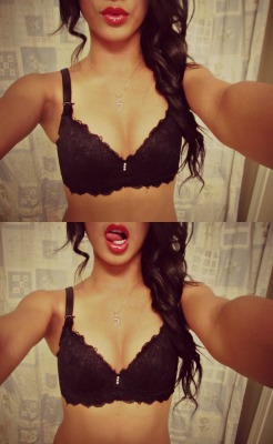 Onebad-B1Tch:  Red Lipstick &Amp;Amp; Black Bra &Amp;Lt;3 