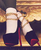 0hmygaga:  lady gaga + high heels 