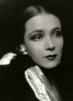 screengoddess:  Dolores Del Rio 1929  https://painted-face.com/