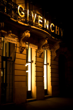 kevvn:  Givenchy by (Damien) 