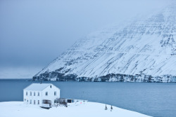 vacilandoelmundo:  Ólafsfjörður, Iceland  Moje wymarzone miejsce na wakacje. 