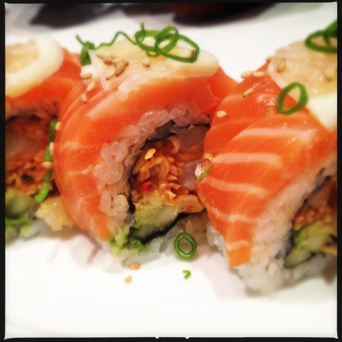 The weather’s warm… time for sushi. Ono sushi and lemon roll at Sumo.